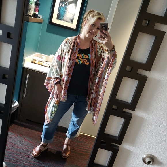 Meet your Posher, Deborah - Picture 1 of 7